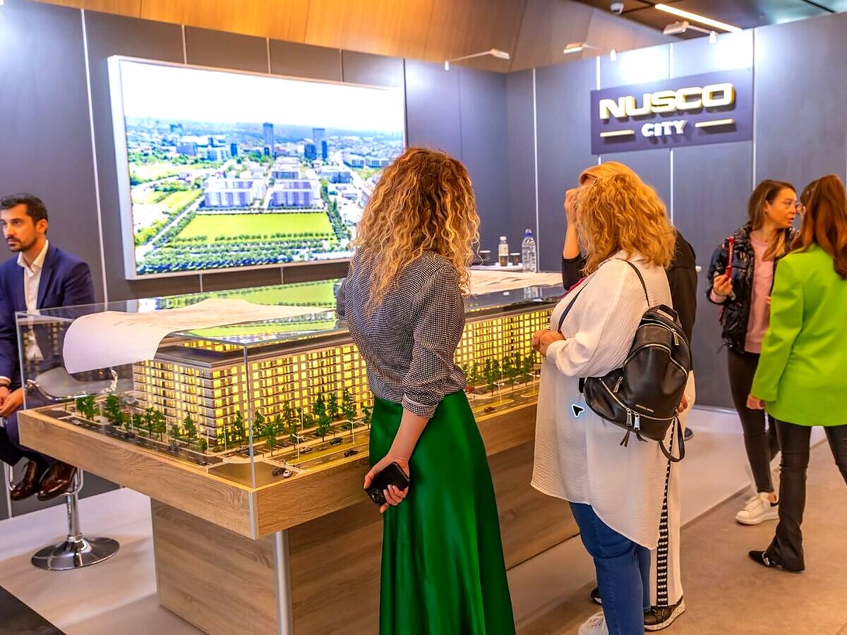 Machetă de ansamblu rezidențial expusă la Imobiliarium