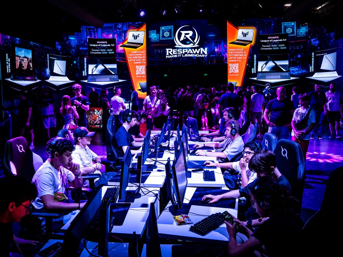 Gaming stations in the RESPAWN esports arena